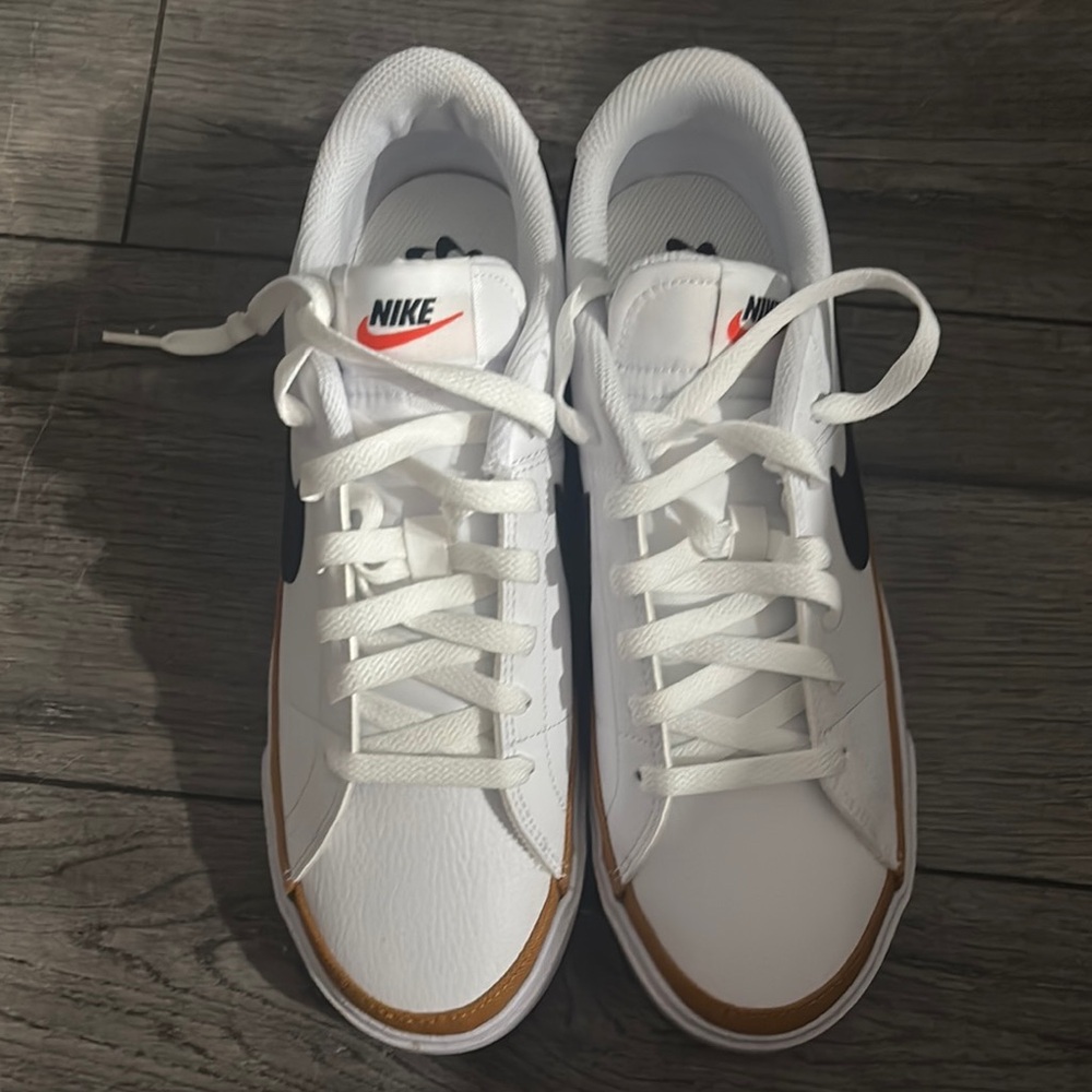 Nike Men's White and Tan Sneakers